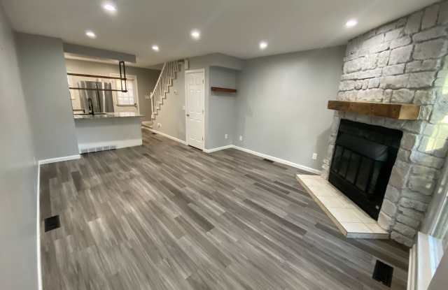 Short-Term Rental Opportunity - 6 Month Lease Available!  2-bedroom Littleton Townhome in Wonderful Location Gallery 3