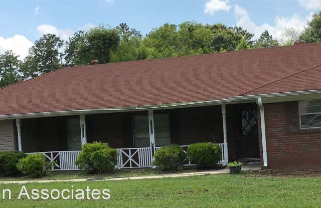 105 Knoxville Road Gallery 2