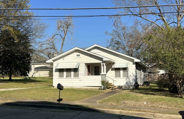 368 N Bowie St - 368 North Bowie Street, Jasper, TX 75951