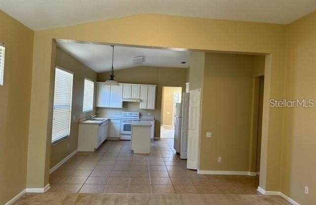 2327 MEADOW OAK Circle Gallery 3
