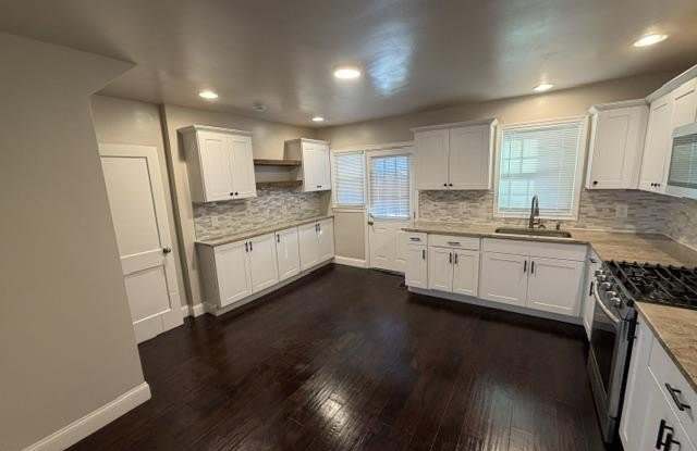 235 RIVERTHORN Road Gallery 3