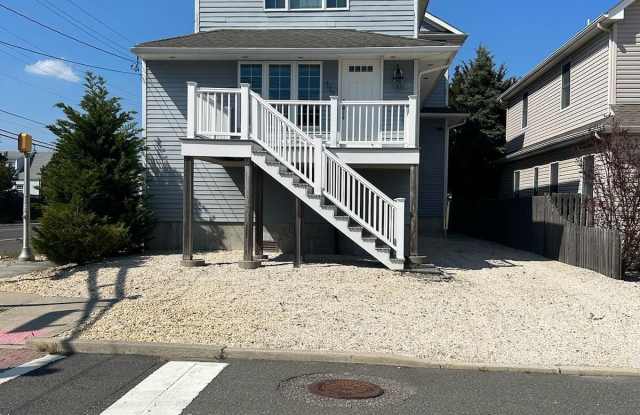 111 Jersey City Avenue - 111 Jersey City Avenue, Lavallette, NJ 08735