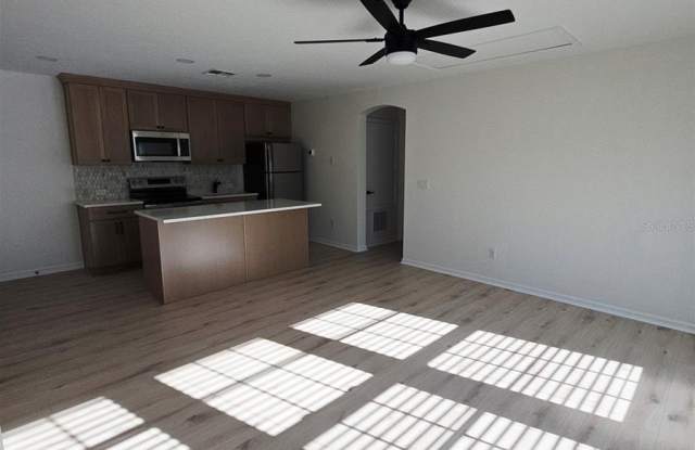1106 RUSH Court Gallery 4