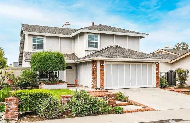 27 Columbus, Irvine: Spacious 2,100 sqft House with 4 Beds  2.5 Baths - 27 Columbus, Irvine, CA 92620