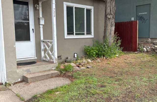 Charming 1 bedroom Duplex Gallery 1