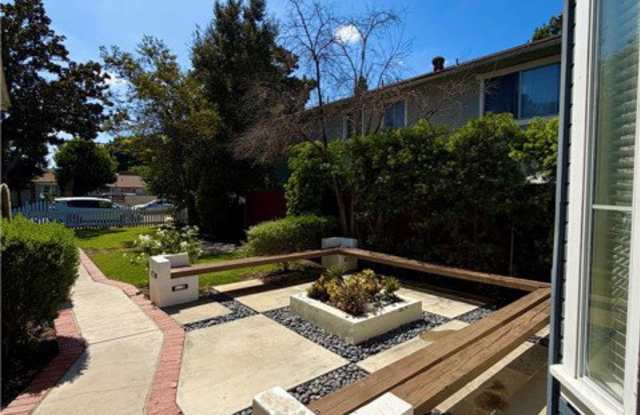 129 East Palmyra Avenue Gallery 2