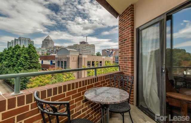 224 N Poplar Street unit: 13 photos photos 224 N Poplar Street unit: 13 photos photos