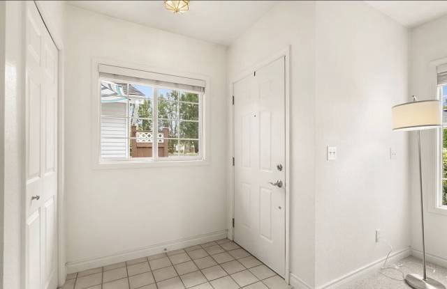 4718 Stratford Ln SE Gallery 4
