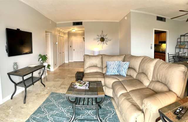 825 Bayshore Dr - 825 Bayshore Drive, Warrington, FL 32507 825 Bayshore Dr - 825 Bayshore Drive, Warrington, FL 32507