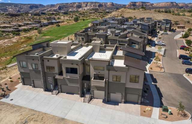 392 W Ridges Boulevard photos photos