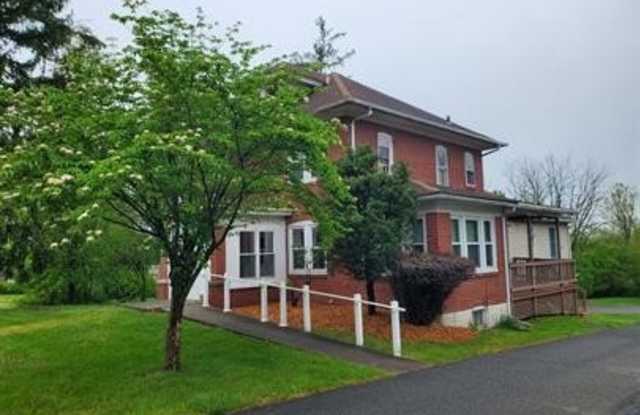 2871 E HIGH STREET - 2871 East High Street, Sanatoga, PA 19464 2871 E HIGH STREET - 2871 East High Street, Sanatoga, PA 19464