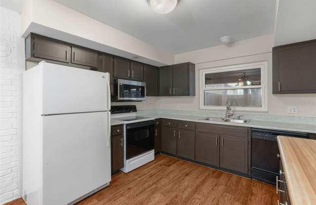 2078 LOMA LINDA WAY N Gallery 2
