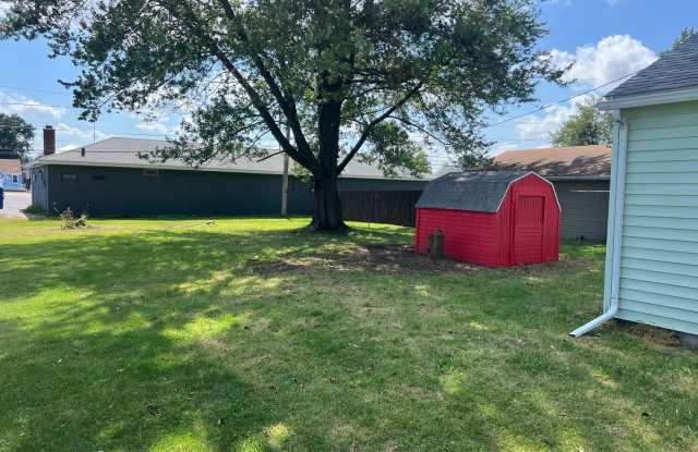 Check this Single-Family Home! Gallery 3