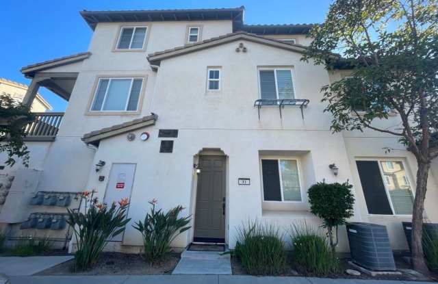 Tri-level townhouse in the heart of Chula Vista photos photos