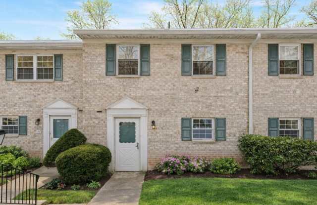 Available now, 3B/2.5B Two Story Townhome in Butler Park! photos photos