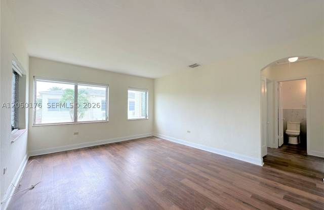 1920 Biarritz Dr photos photos