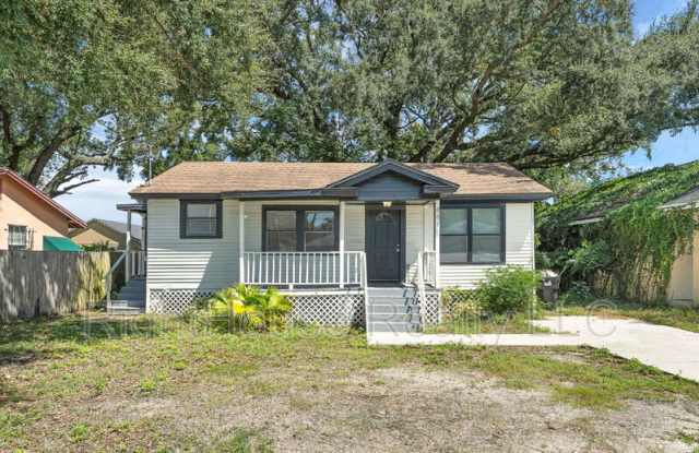 4415 America St photos photos