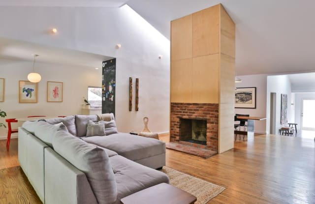 2732 DUNLEER Place - 2732 Dunleer Place, Los Angeles, CA 90064