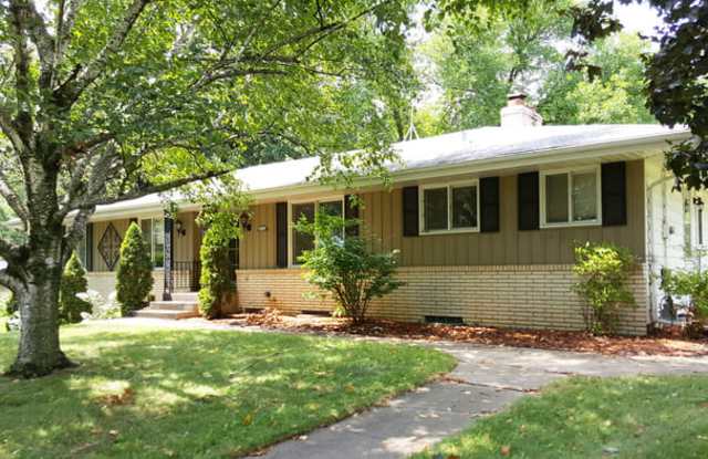 18616 Spring Crest Drive Gallery 2