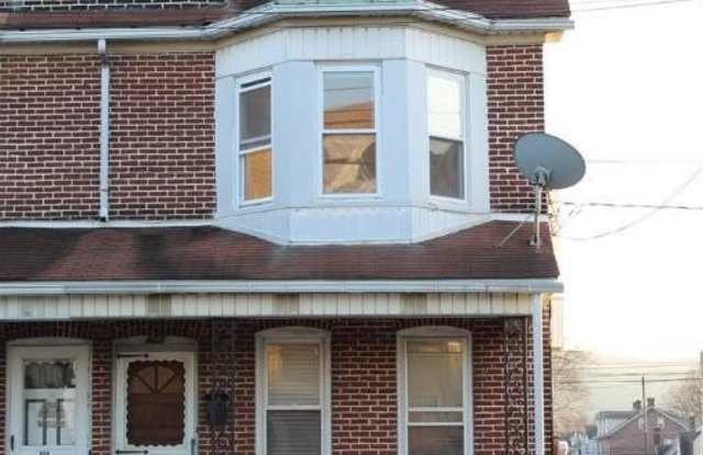 402 E Goepp Street photos photos