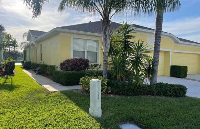 Fully Furnished Townhouse with Water View in Riverview photos photos