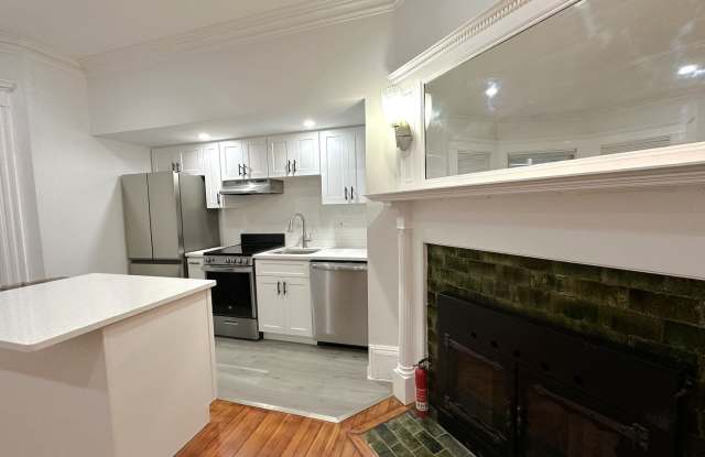 Charming 1-Bedroom in Cleveland Circle photos photos