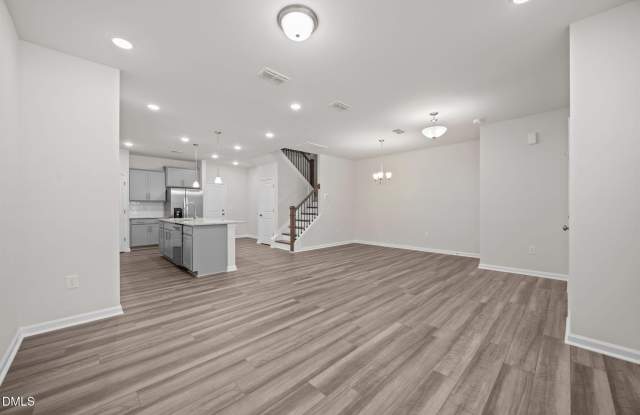 206 Fosterton Cottage Way Gallery 4