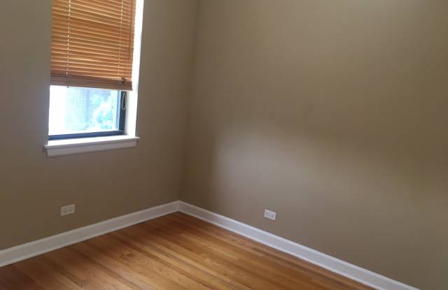 1143 North Mozart Street Gallery 3