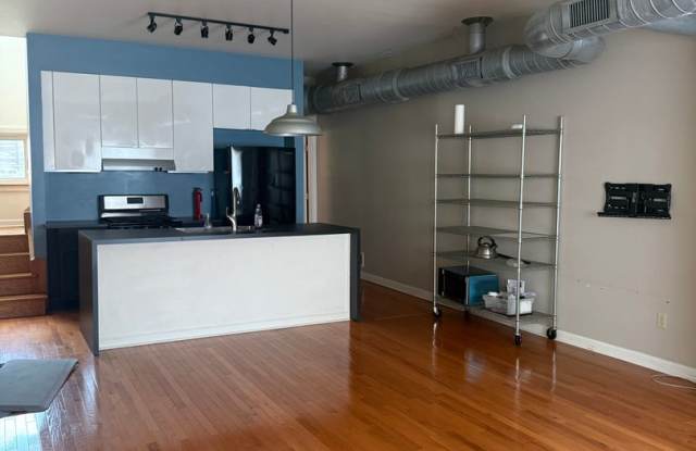 2-story Townhouse in Pittsburgh Gallery 4