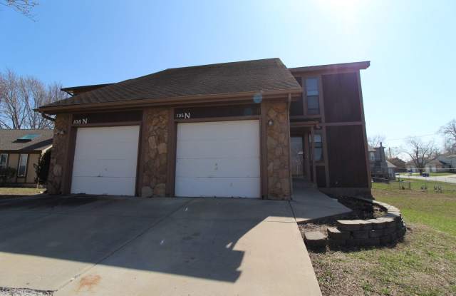 Updated 2 Bedroom 1.5 Bath Duplex In Olathe photos photos