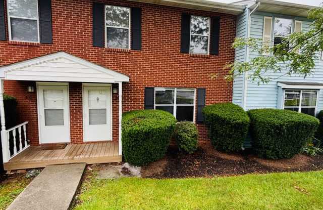 4 Bedroom 2.5 Bath Townhouse photos photos