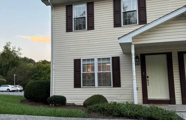 3 Bedroom 3 Bathroom - Short Term Lease - 848 Patrick Henry Drive, Blacksburg, VA 24060