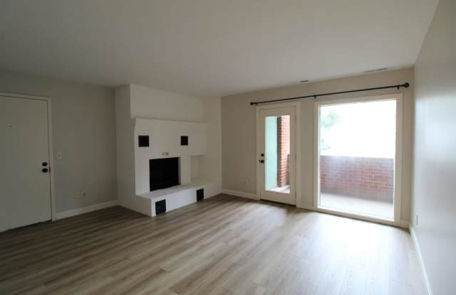 Remodeled Condo Available Now!  Minutes from JMU and downtown Harrisonburg! Gallery 3
