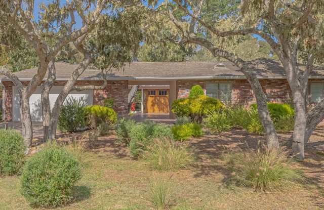 Pebble Beach Home Near Golf and Seal Rock Beach Gallery 3