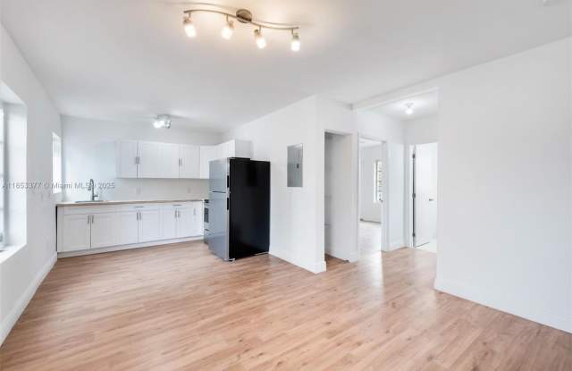410 76th St photos photos