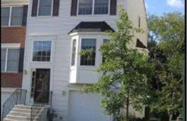 411 S Oak Street photos photos