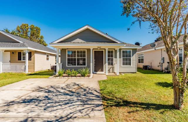 Well-maintained cottage home in Bellview photos photos