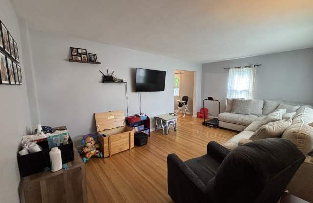 665 Tarrington Rd - Main Gallery 4