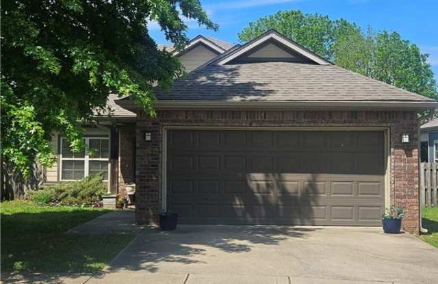 2637 N Sierra Avenue photos photos