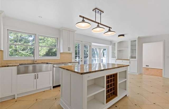 2328 Defoors Ferry Road NW Gallery 4