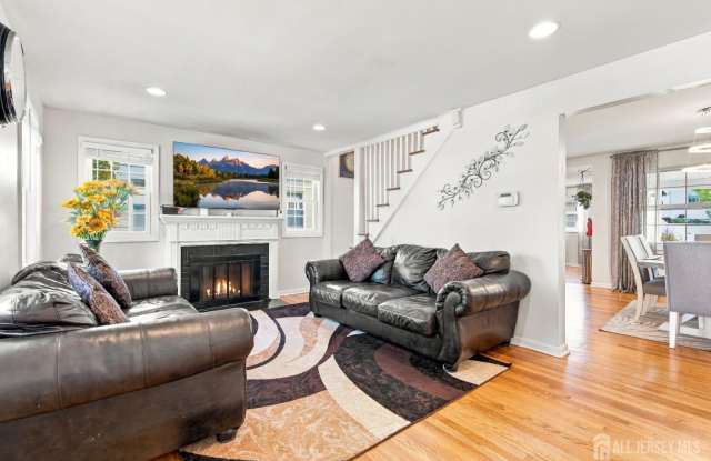 74 Elmwood Avenue Gallery 4