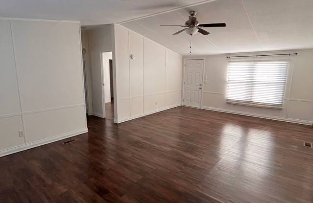 Mobile home in country setting (six month lease) Gallery 1