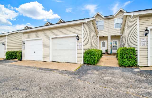 Spacious 2 Bed/2.5 Bath Townhome in POOL CONDO COMPLEX! photos photos Spacious 2 Bed/2.5 Bath Townhome in POOL CONDO COMPLEX! photos photos