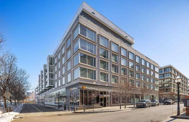 1000 AVENUE AT PORT IMPERIAL Gallery 2
