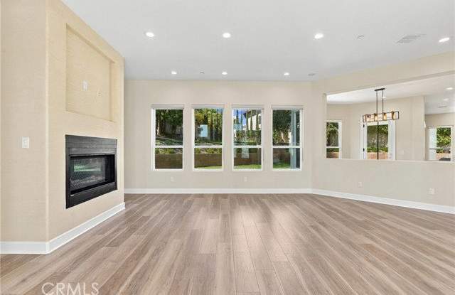 3101 Terraza Place Gallery 2