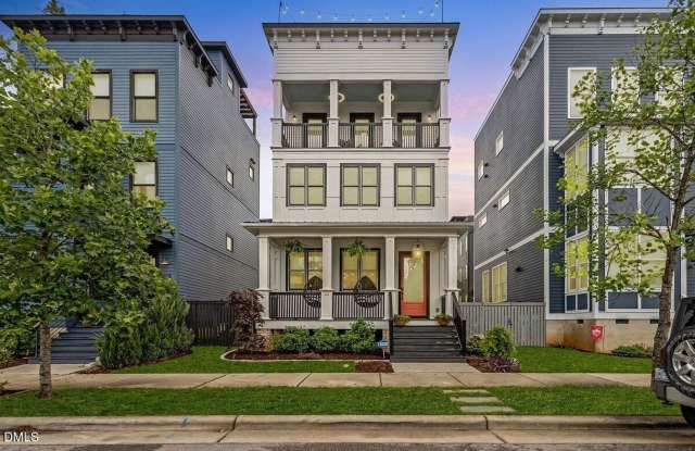 Luxurious 3BD, 2.5BA Downtown Raleigh Home with a Fenced Yard and Partially Covered Rooftop Terrace, Walking Distance to NC State Farmers Market, Dorothea Dix Park, Downtown, and More! Gallery 1