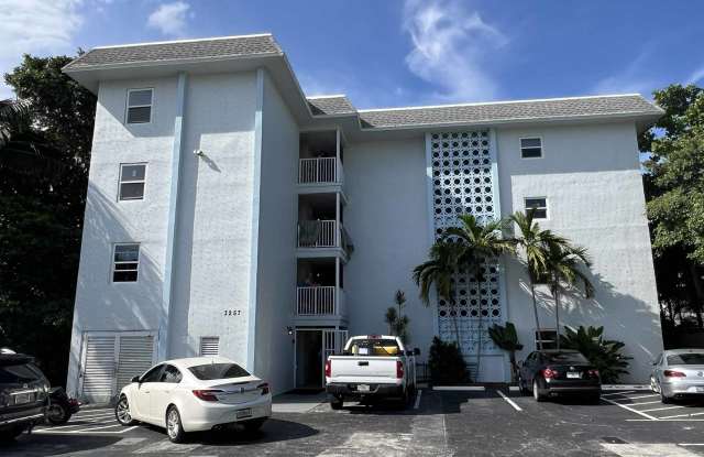 3257 NE 13 Street #402 - 302 photos photos