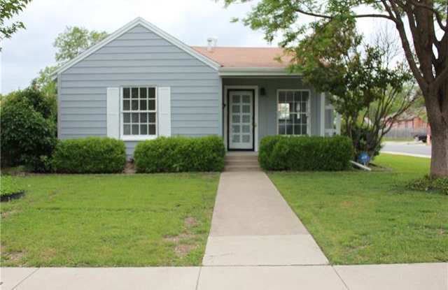 2800 Townsend Drive - 2800 Townsend Dr, Fort Worth, TX 76110