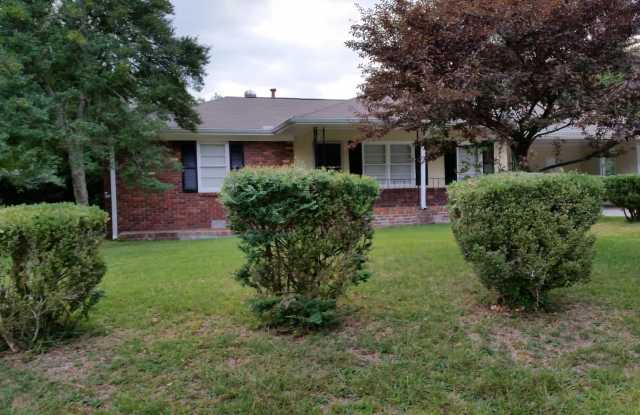 Hidden Enclave of Ranch Style Homes photos photos