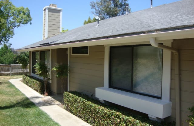 322 Poppyfield Gn - 322 Poppyfield Gln, Escondido, CA 92026